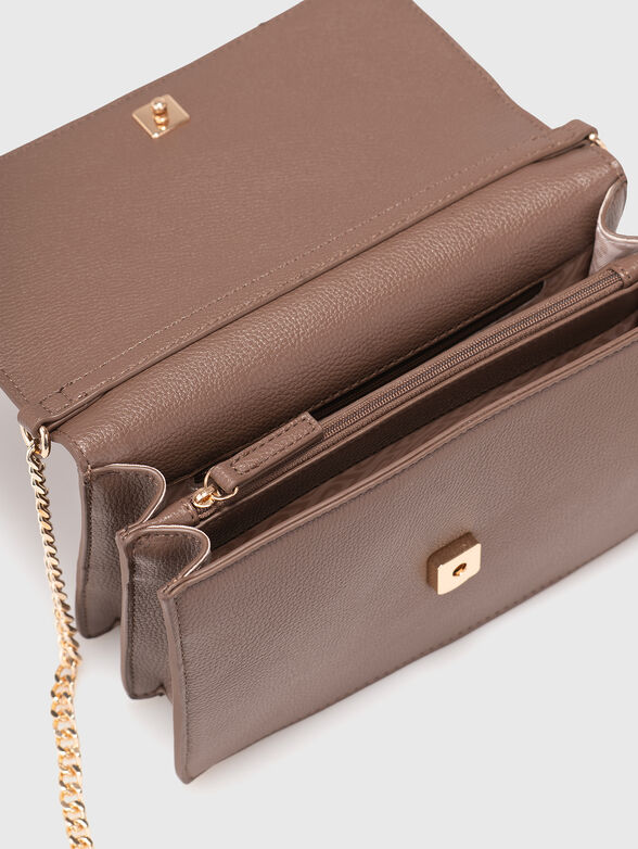 Small crossbody with gold chain strap - 6