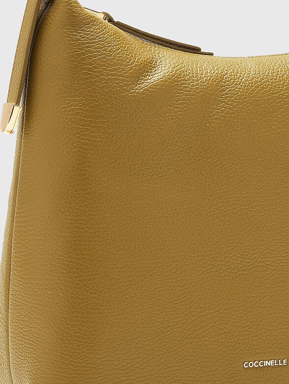 Leather bag with golden accents - 3