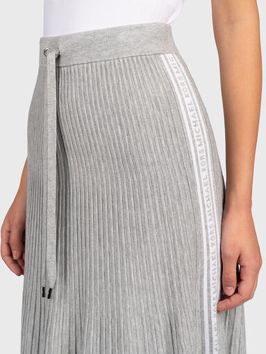 Grey skirt with logo branding - 3