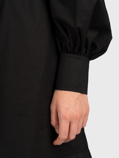 Black dress with pleated detail and belt - 4