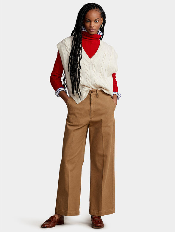 Sleeveless V-neck sweater - 2