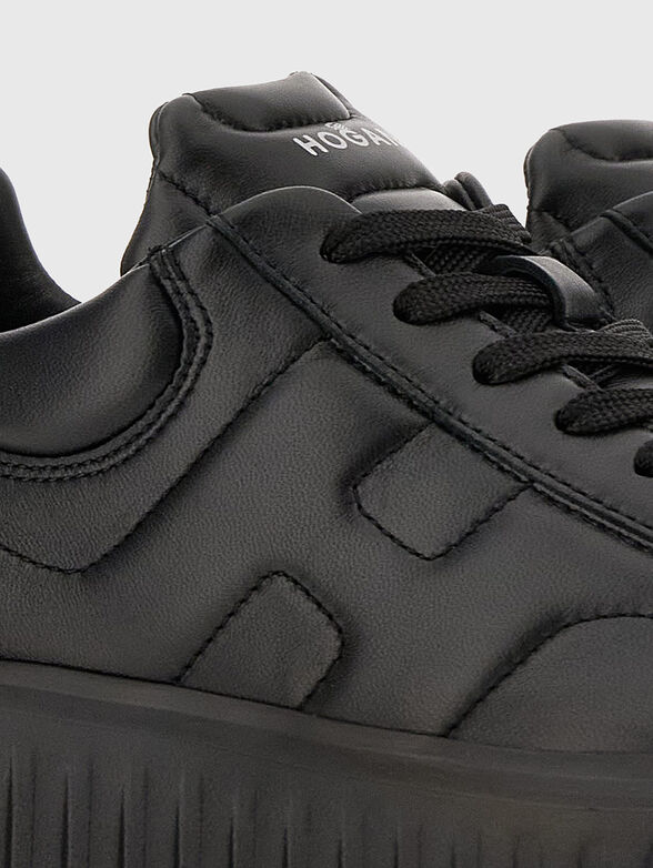 Black sport shoes - 6