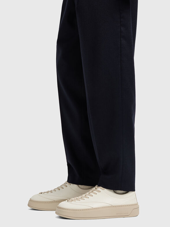 Wool trousers with pleats - 3