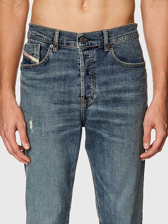 Blue jeans with straight cut - 3