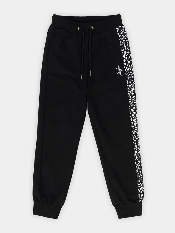 Black sports trousers with print - 1