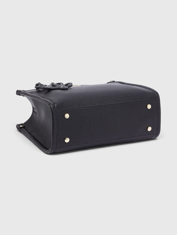 Small bag with embossed logo accessory - 4