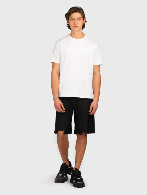 Short-sleeved T-shirt with logo - 2