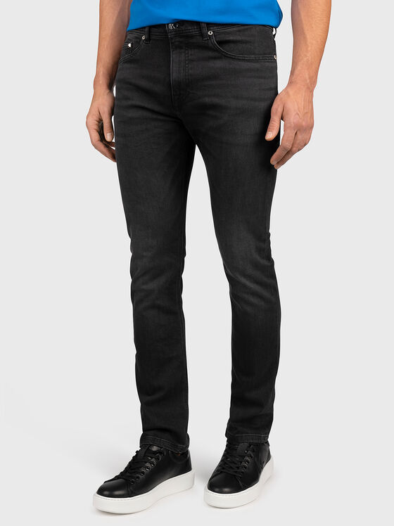 Черни слим дънки от памучен бленд - 1