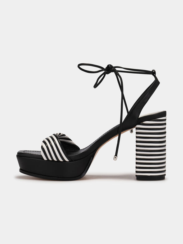 Sandals with accents in black and white - 4