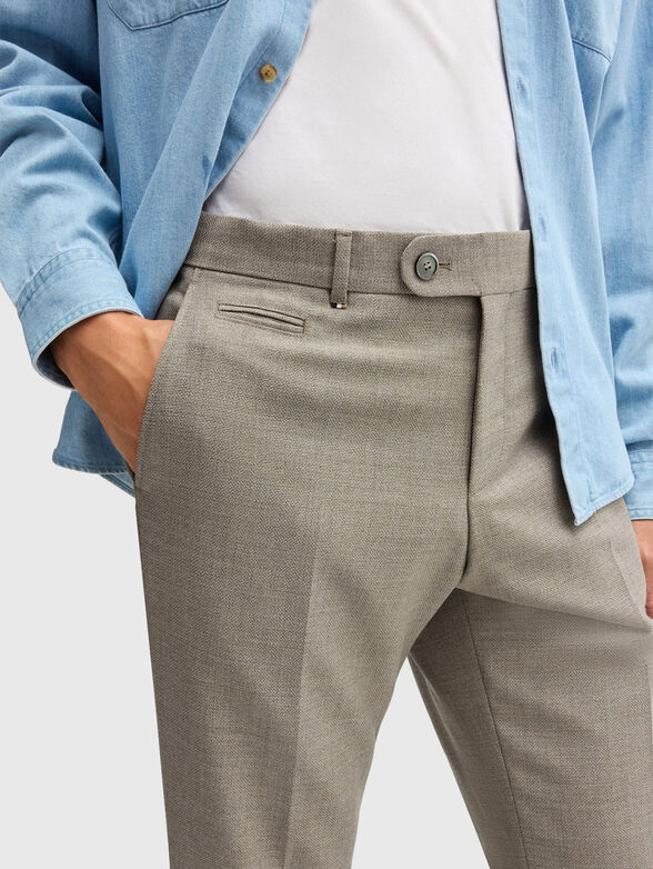 Slim trousers made of wool - 3