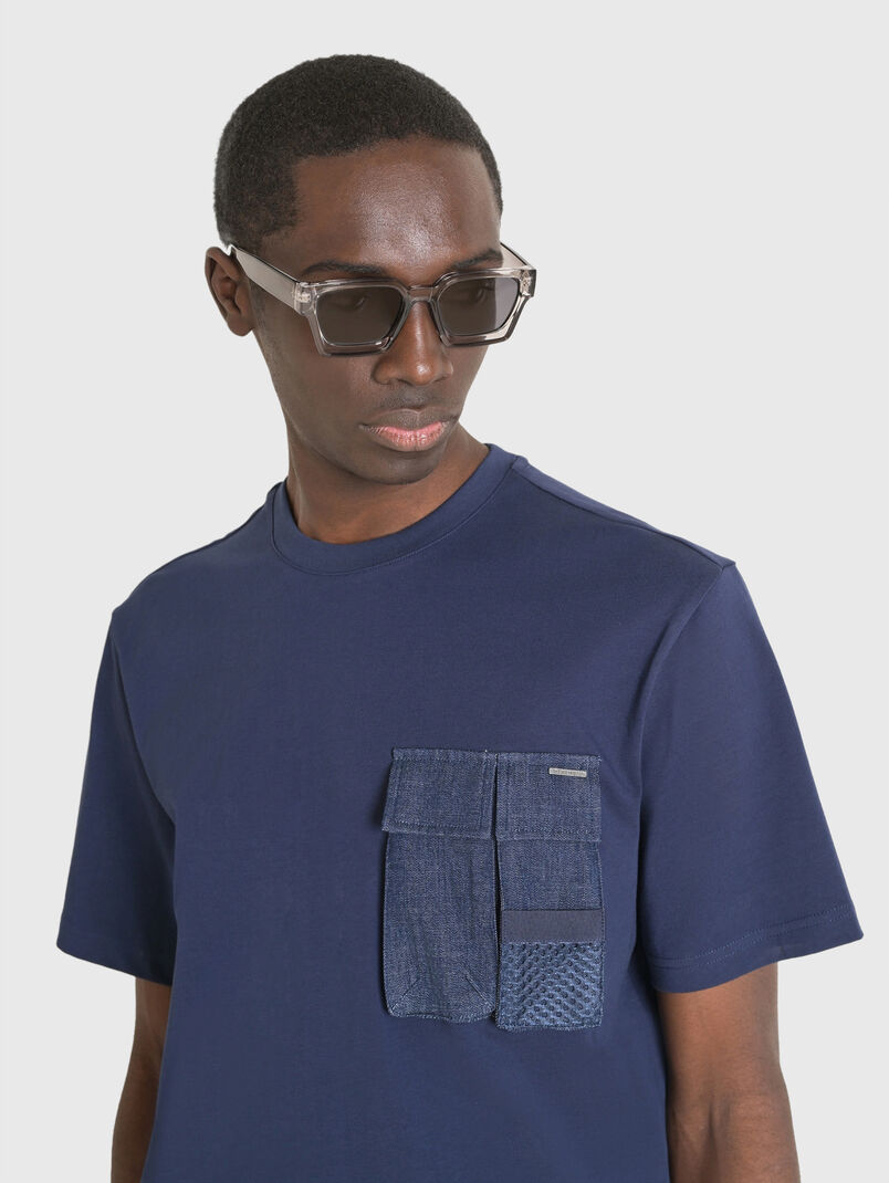 T-shirt with accent pockets - 2