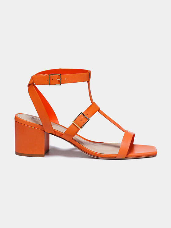 Оранжеви сандали - 1