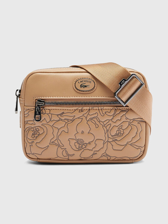 Кросбоди чанта с флорални детайли - 1