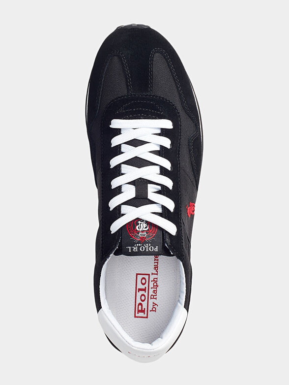 Sports shoes with logo accent - 4