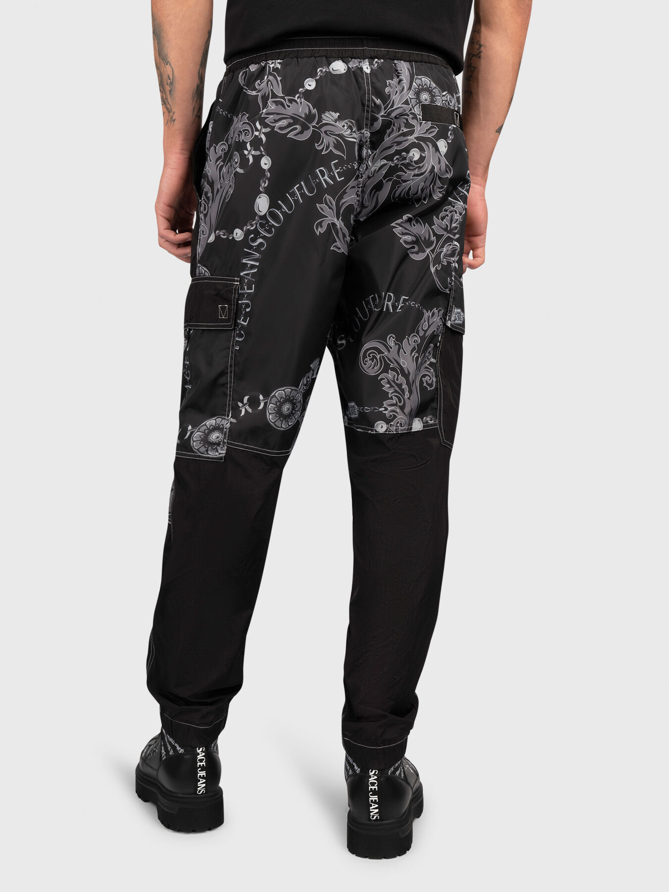 CHAIN COUTURE cargo pants brand VERSACE JEANS COUTURE Globalbrandsstore en