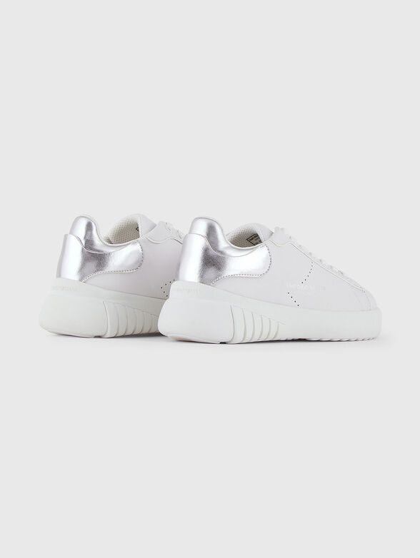 White leather sports shoes with metallic accents - 3