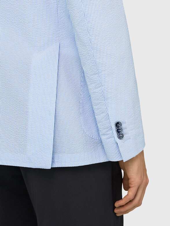 Striped jacket with a single-breasted closure - 4