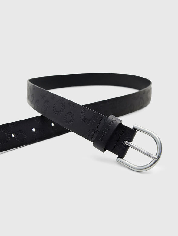 Leather belt with embossed texture - 4
