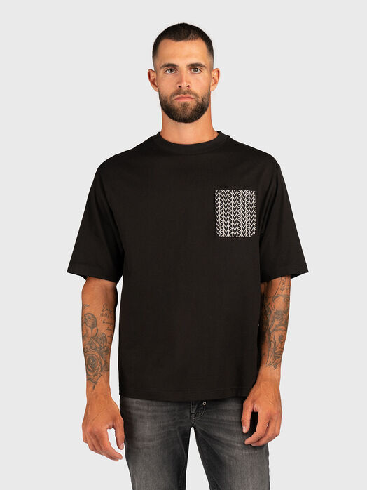 Cotton T-shirt with accent pocket