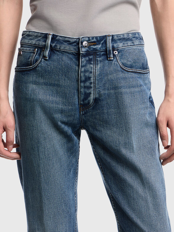 Slim-fit jeans with a logo detail - 3