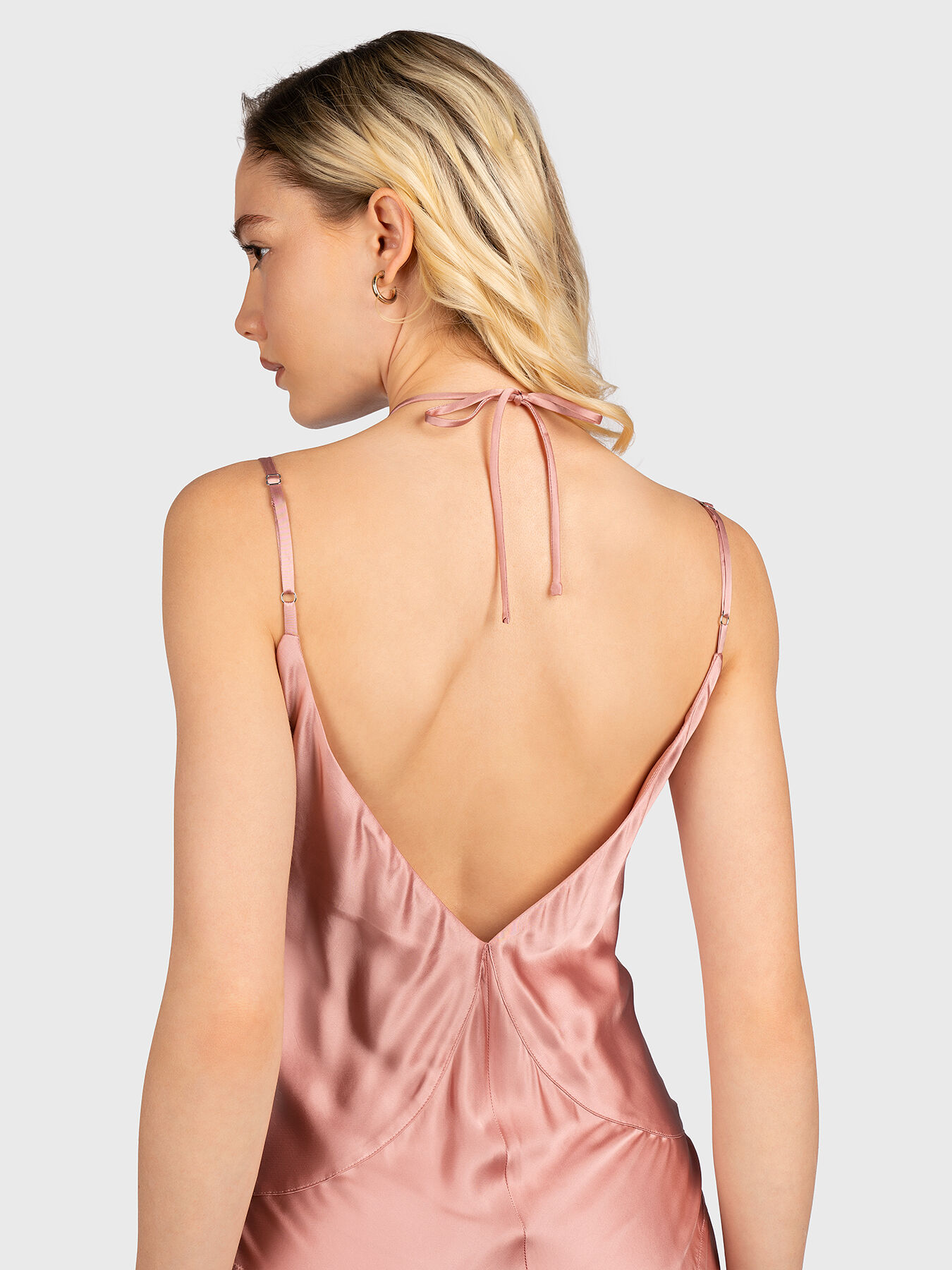 ワンピース A FERRETTI SS25 Cut-out satin dress (J04271619 0327) Satin and chiffon dress with laser-printed leaves | Alberta