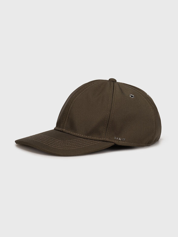 Brown hat with visor and logo detail - 3