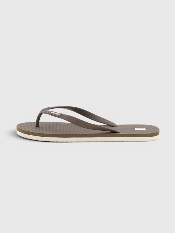 Beach slippers with a logo - 1