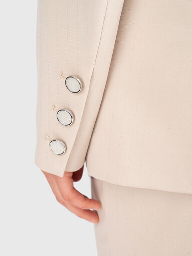 Jacket with notched lapels - 4