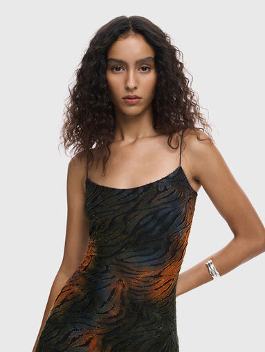 Midi dress with accented ribs - 3