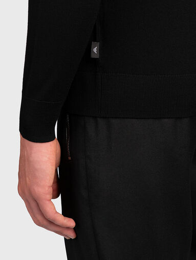 Sweater with a zipper - 3