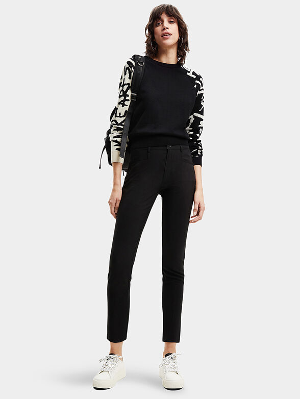 Black trousers with cropped legs - 4