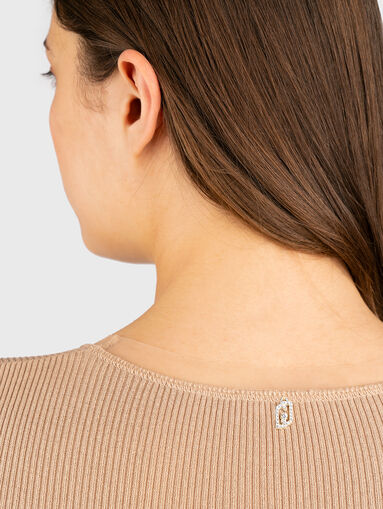 T-shirt with sheer details - 5