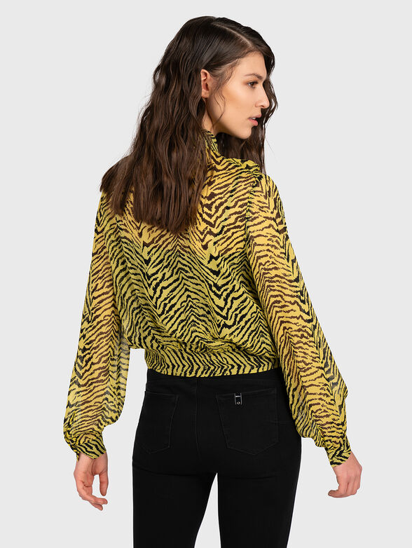 Yellow shirt with animal print - 3