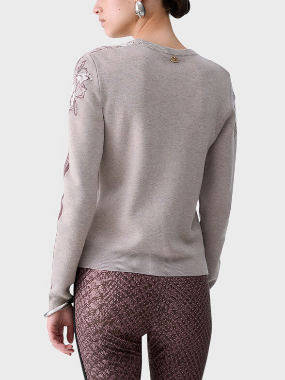 Sweater with a round neckline and floral motifs - 3