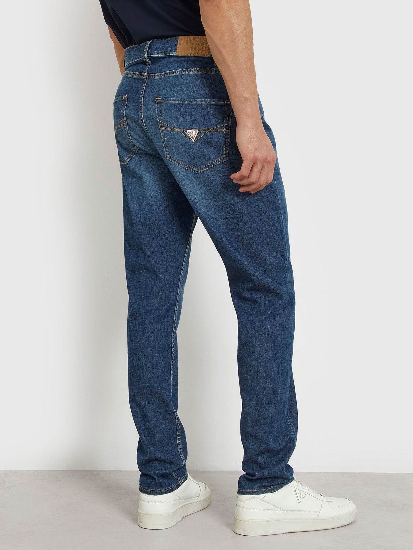 超特価激安 JAMES blue jeans with washed effect brand GUESS パンツ