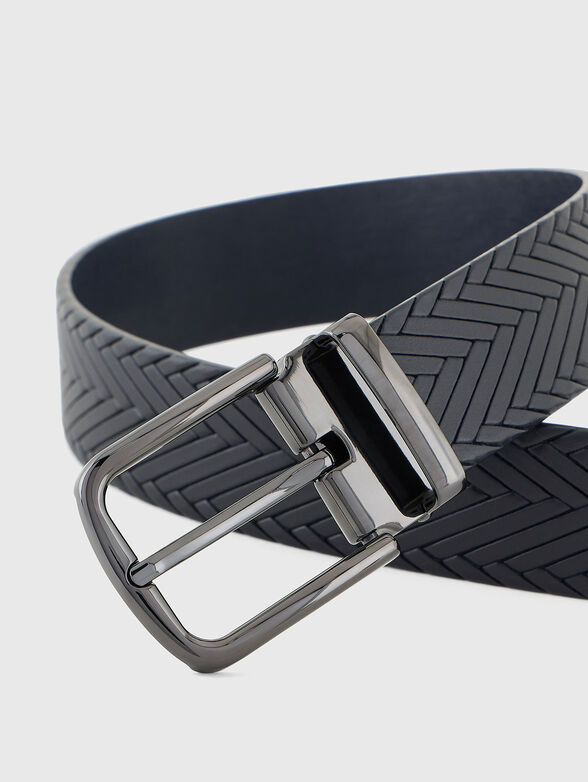 Leather belt with interwoven texture - 2