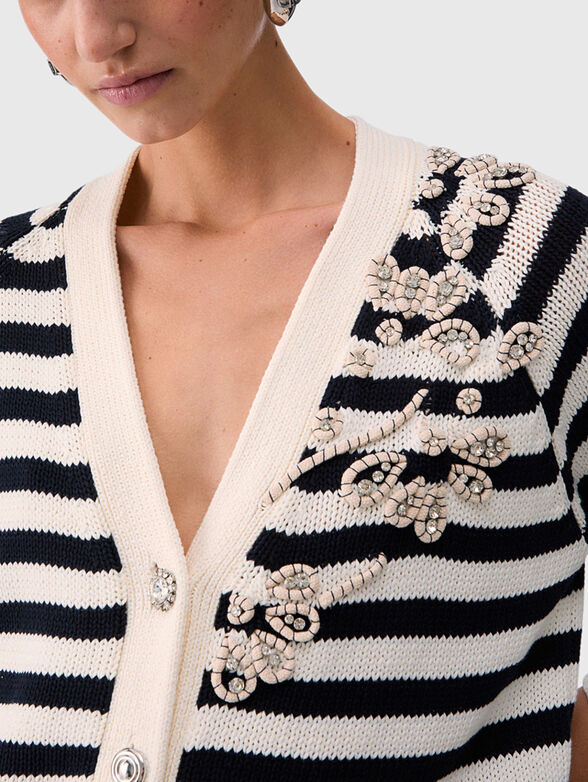 Vest with embossed details - 4