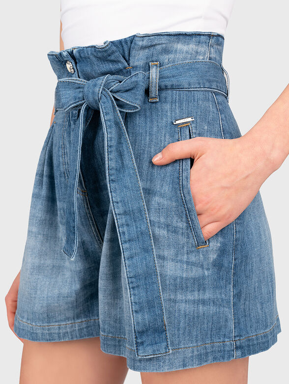 Denim shorts with high waist - 2