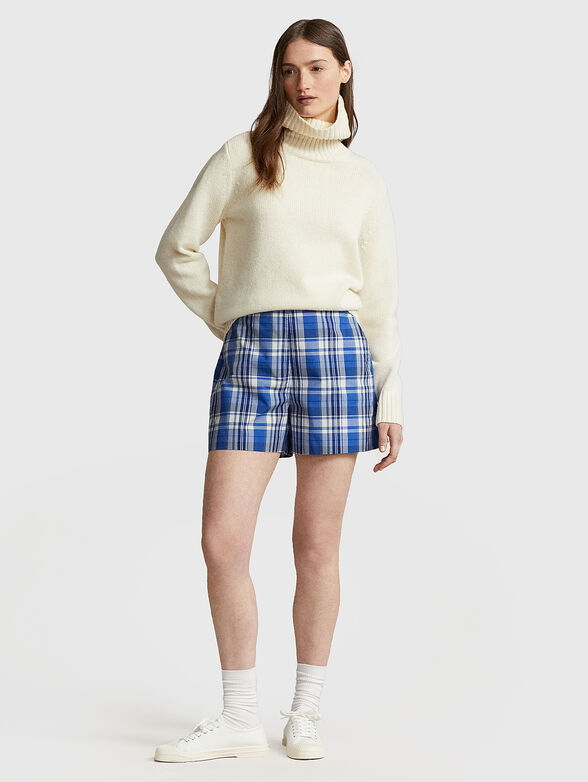Cotton shorts with plaid print - 4