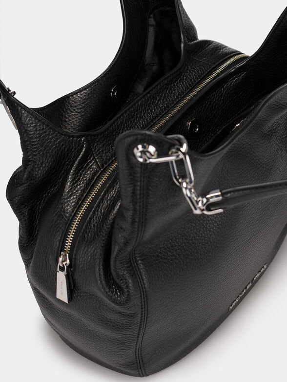 Black bag with metal logo detail - 4
