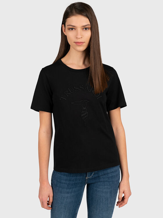 Черна тениска с лого бродерия - 1