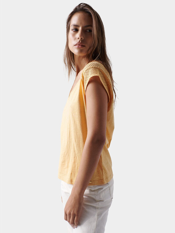T-shirt with lace accent on the back - 4