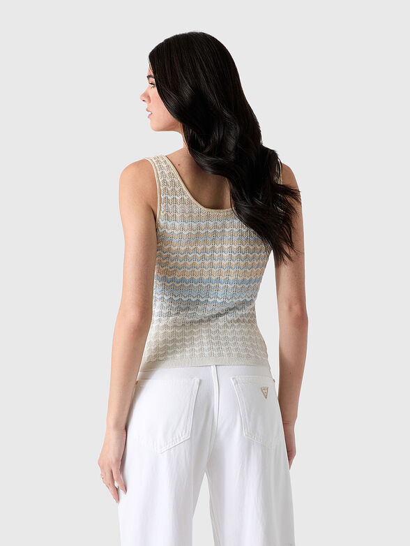 Knitted top made from a viscose blend - 3