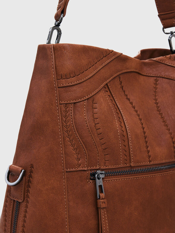 Bag with eyelets and logo - 5