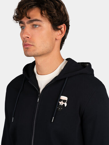 Sweatshirt with logo patch - 4