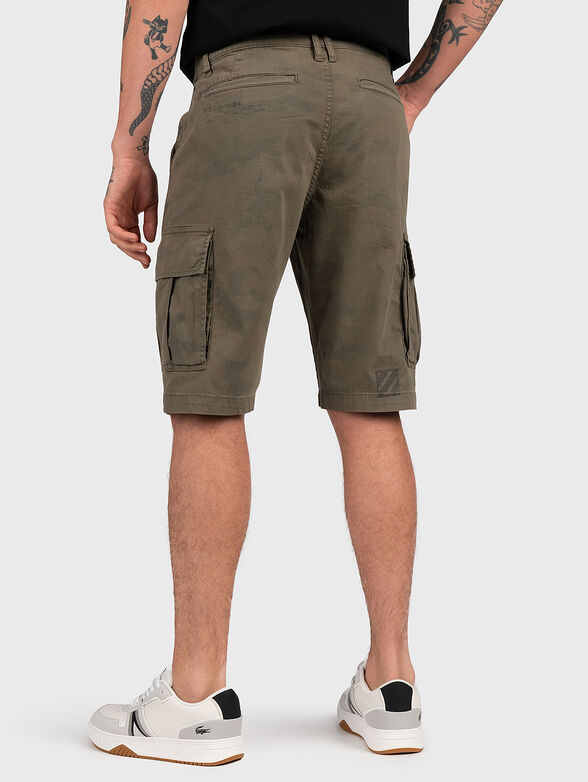 CHEVRON shorts with cargo pockets - 2