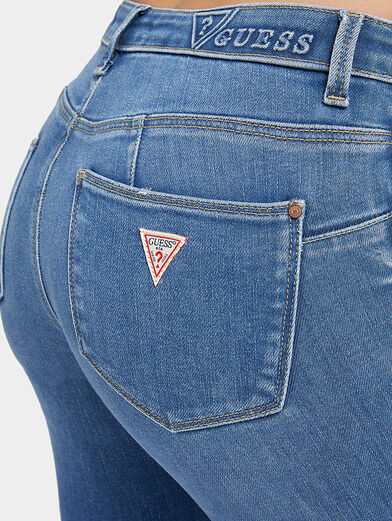 Blue jeans with logo patch - 4