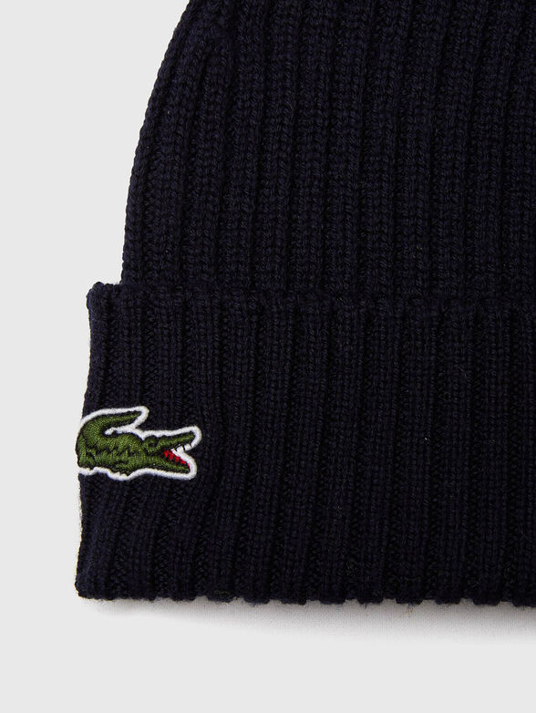 Unisex wool beanie in red color - 2