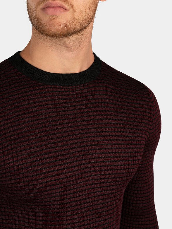 Checked sweater in bordeaux - 2