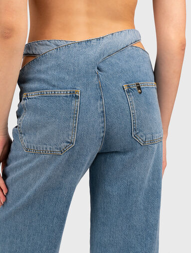 Blue jeans with accent fastening - 3